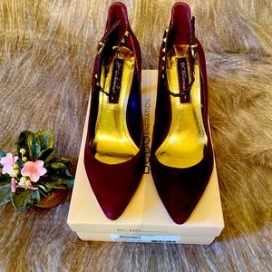 BCBGeneration Sz 9 1/2 Suede Pump